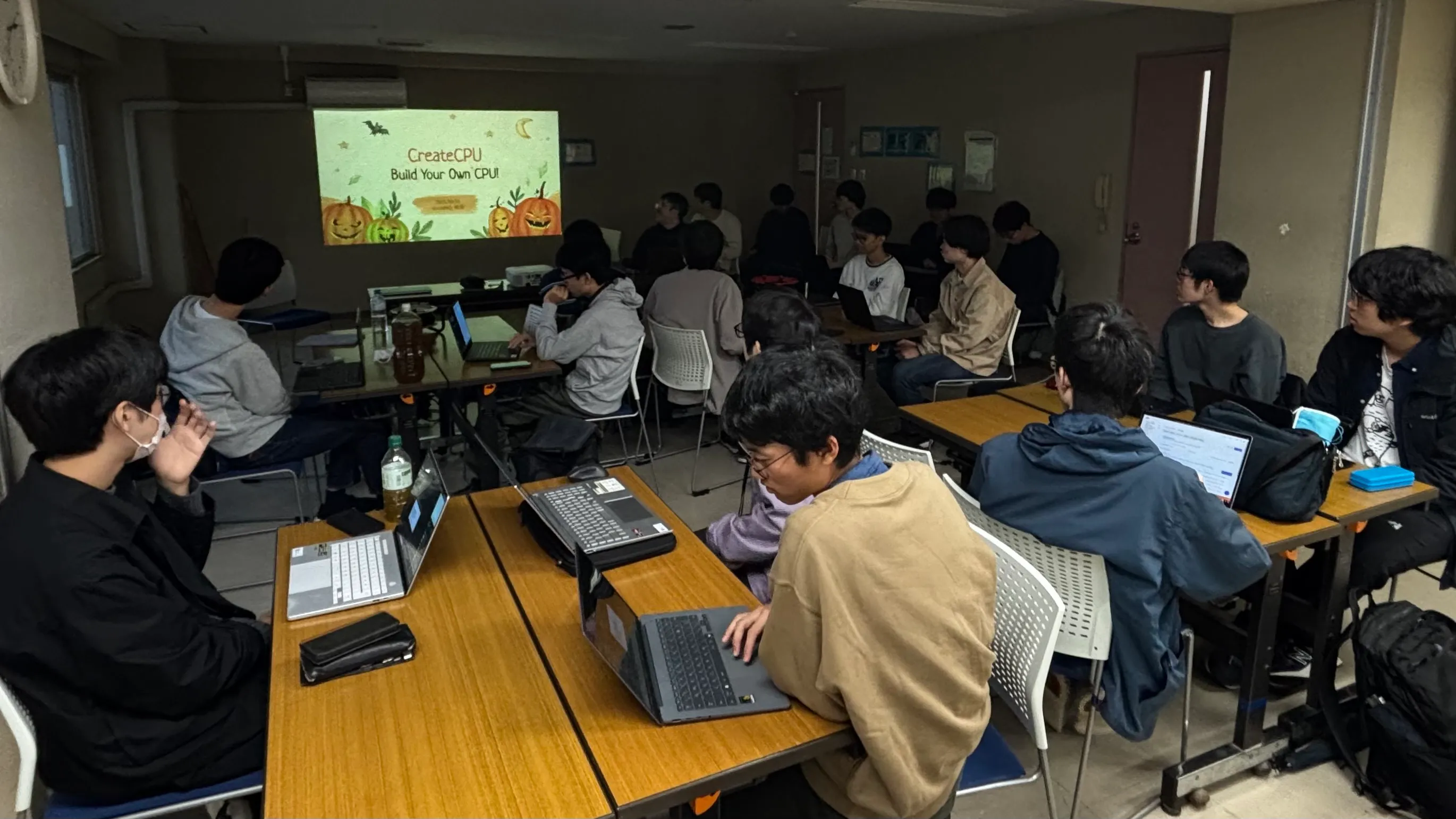 常設プロジェクトからの発表の様子